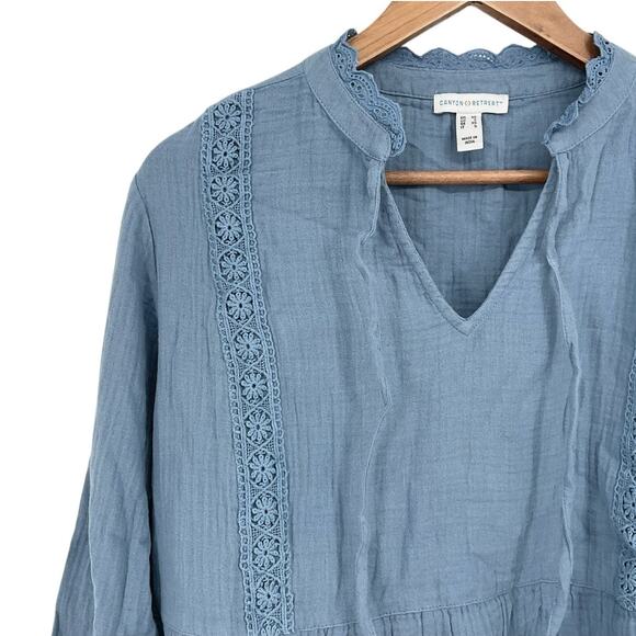 DENIM & CO CANYON RETREAT NWOT Long Sleeve V Neck Lace Trim Top Blue Size XS - Picture 2 of 6